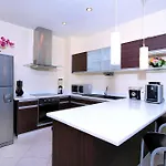 Longtail Suites