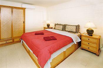 Longtail Apartment